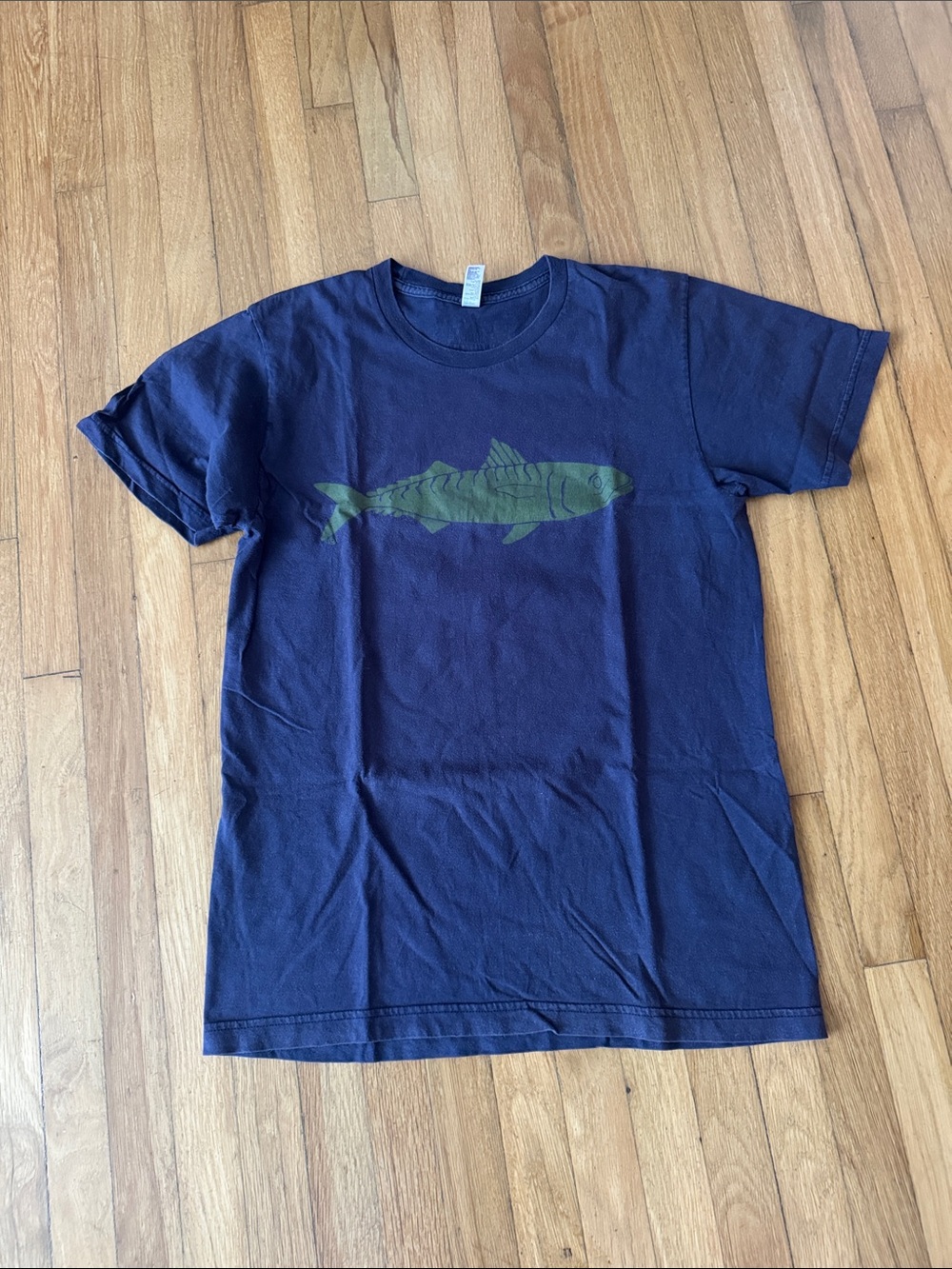Catalina Island Navy Graphic Fish T-Shirt 🐟 Size Medium